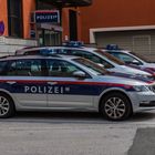 1 - 2  Polizei