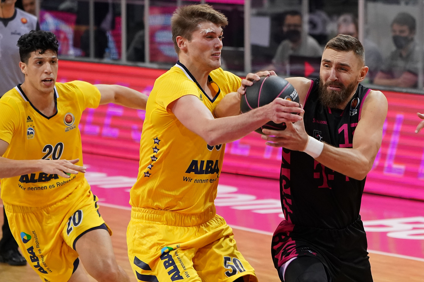 1. BBL Pokal Telekom Baskets Bonn vs. Alba Berlin