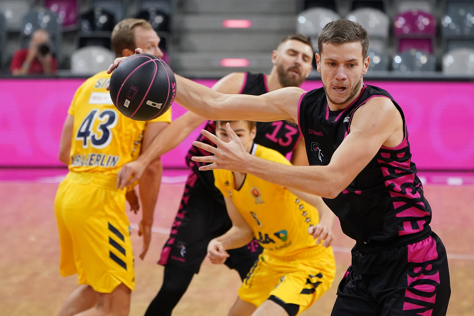 1. BBL Pokal Telekom Baskets Bonn vs. Alba Berlin