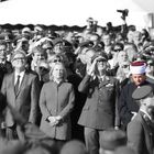 1. Faggenparade am Heldenplatz Staatsfeiertag mit Militär-Imam