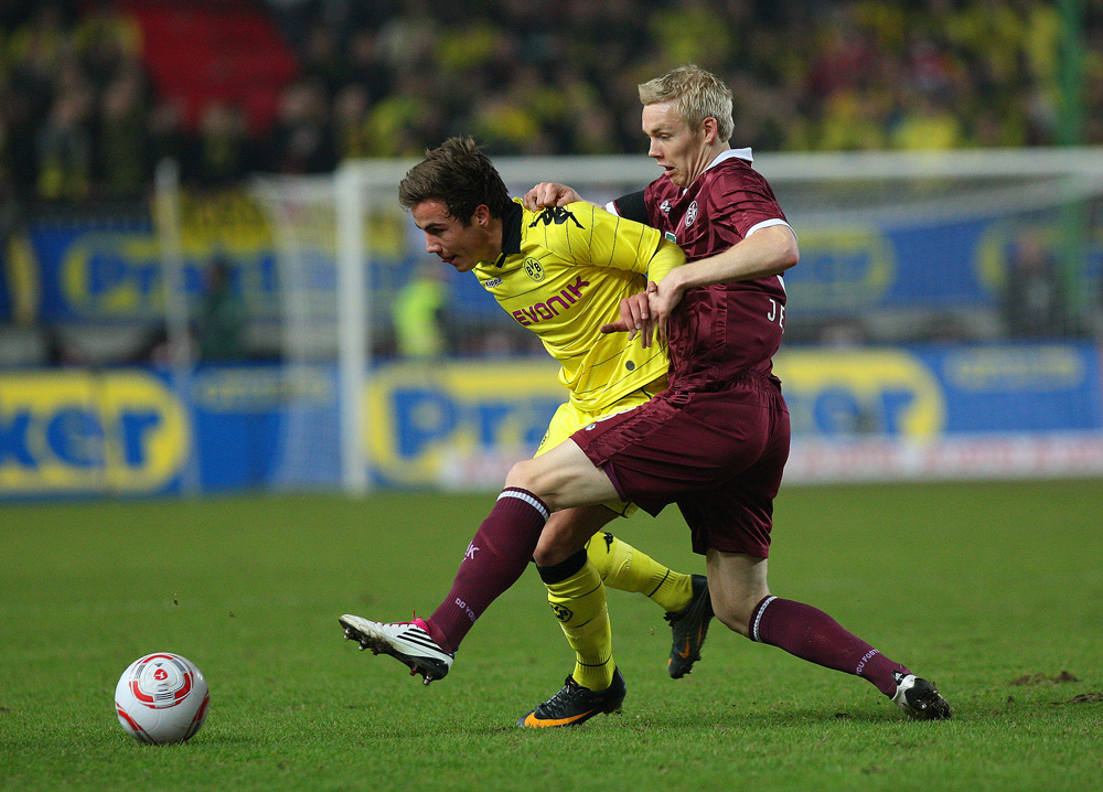 1. FC Kaiserslautern vs. Borussia Dortmund