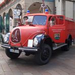 1. Feuerwehr-Oldtimertreffen in Nienburg - Nienburg sieht ROT (4)