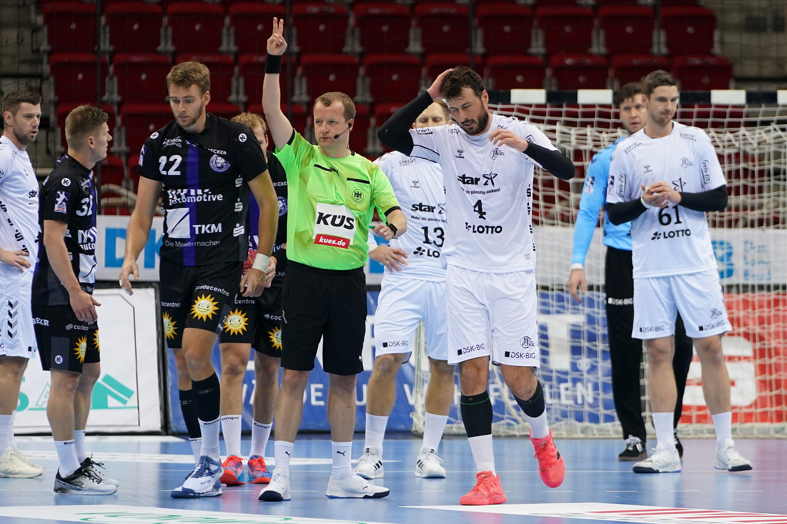 1. HBL BHC vs. THW Kiel 27:32