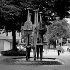 (1) Heimatbrunnen auf dem Maxplatz, Düsseldorf