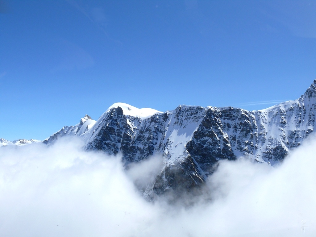 1 Helicopterflug im Berner Oberland / Schweiz