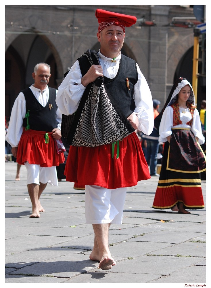 1 Maggio 2008 - Sagra di Sant'Efisio a Cagliari - Arrivano gli Scalzi