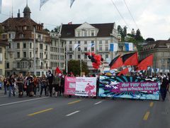 1. Mai Demo ...