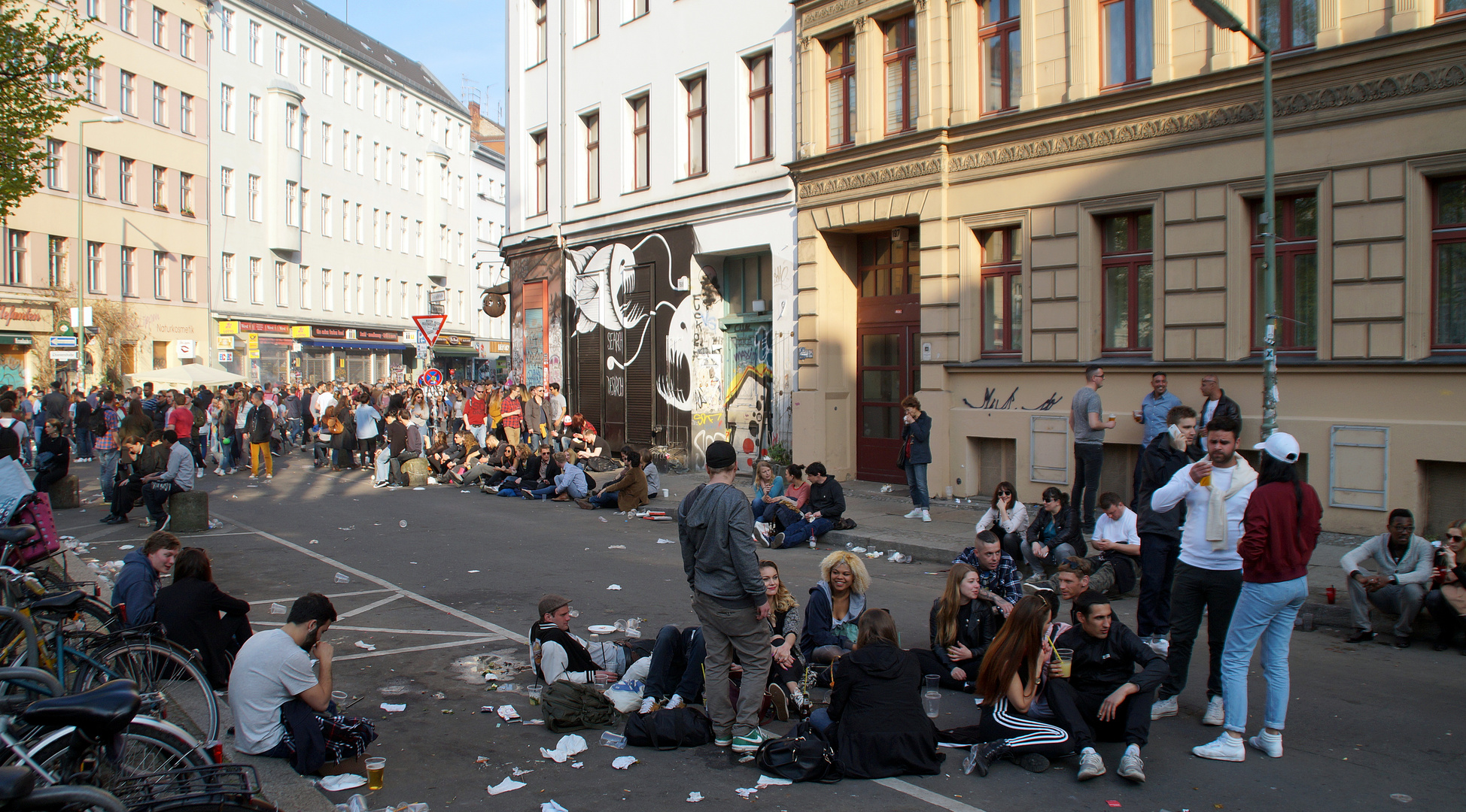 1. Mai in Berlin – Liegen und liegen lassen