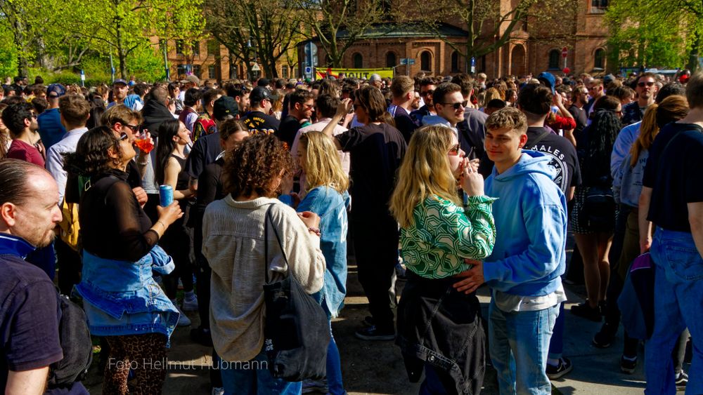 1. MAI. KREUZBERG. AM MARIANNENPLATZ. #4