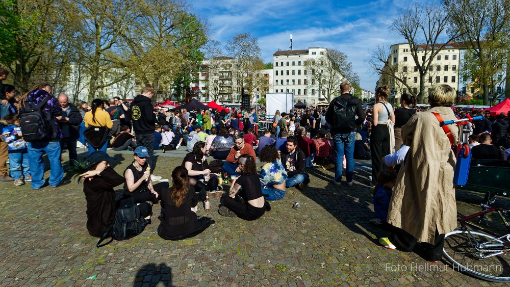 1. MAI. KREUZBERG. AM MARIANNENPLATZ. #8