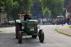 1. Schönberger Oldtimertreffen: Deutz BU 56 brummt um die Kurve