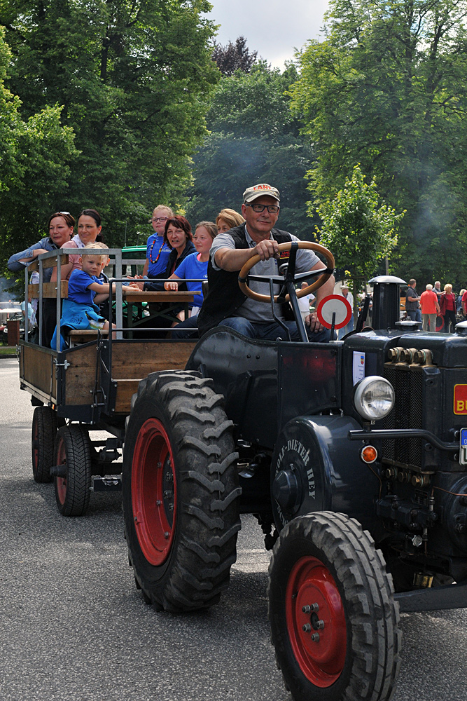 1. Schönberger Oldtimertreffen: Fahrspaß mit dem schönen Lanz 03