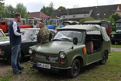 1. Schönberger Oldtimertreffen: Trabi – Oliv