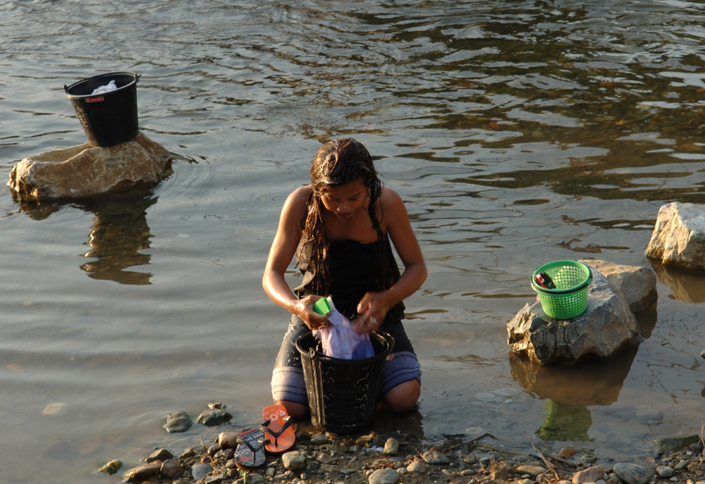 1) Walkabout S/E Asia. Evening bathing and laundry duties in the Naam Som River!!