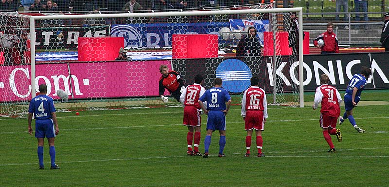 1:0 für Schalke ( Objektivtest Sigma 100 - 300 )