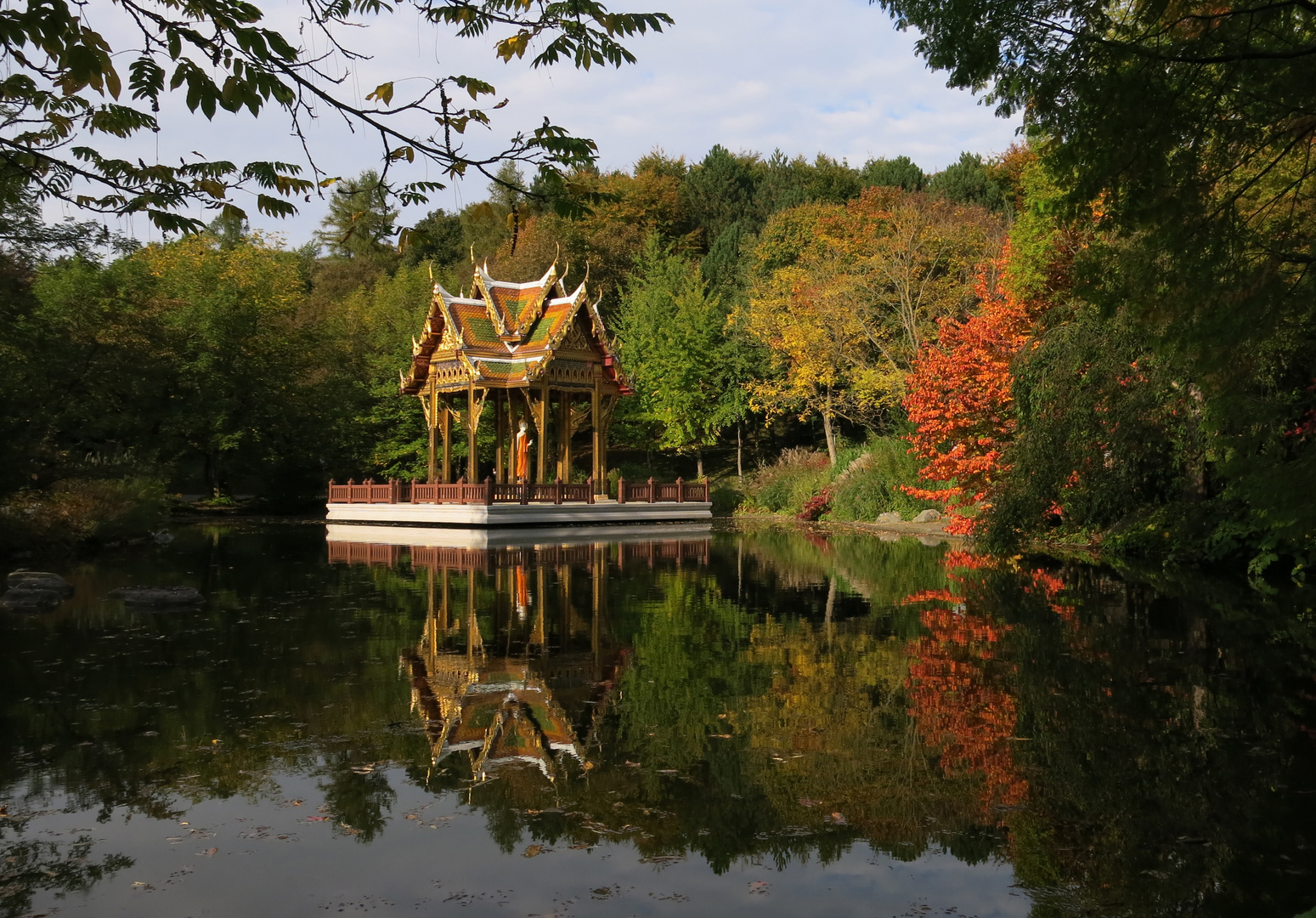 10 Pagode Herbst