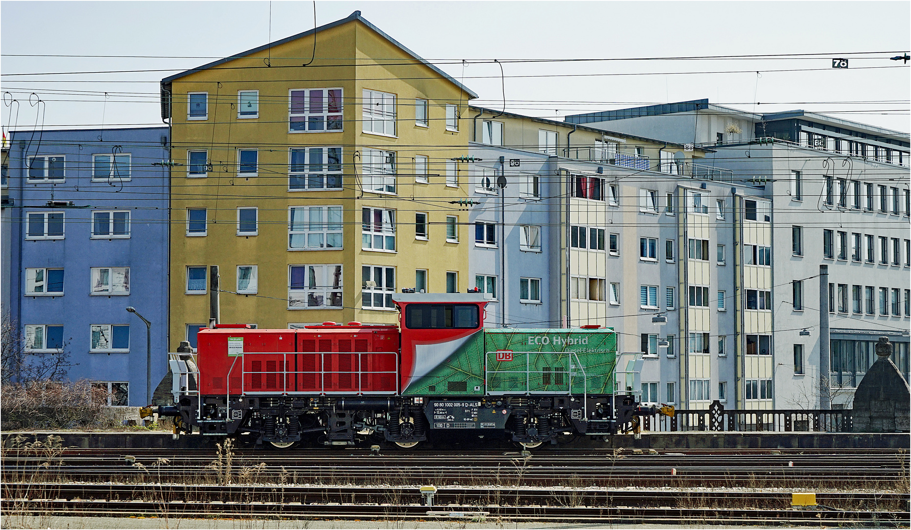 100 Fenster und eine Lok