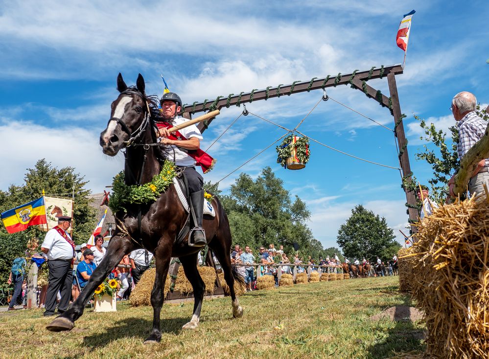 100. Tonnenabschlagen in Klockenhagen