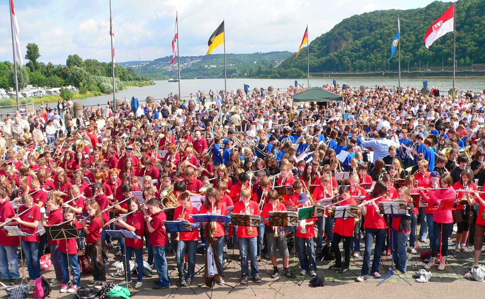 1000 Blechbläser am Deutschen Eck