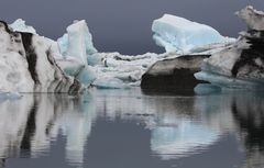 1000 Jahre altes Gletschereis im Jökulsarlon See / Iceland