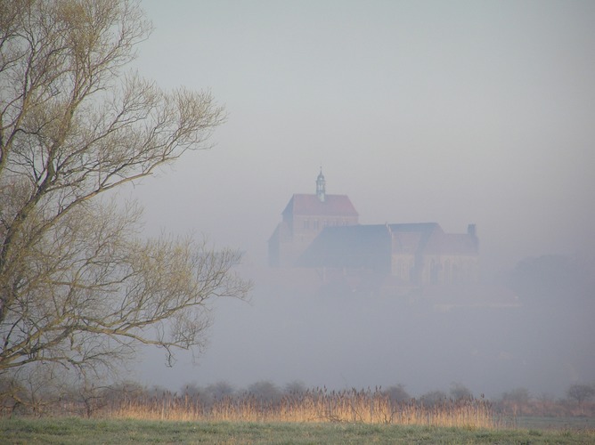 1000 Jahre Geschichte im Nebel