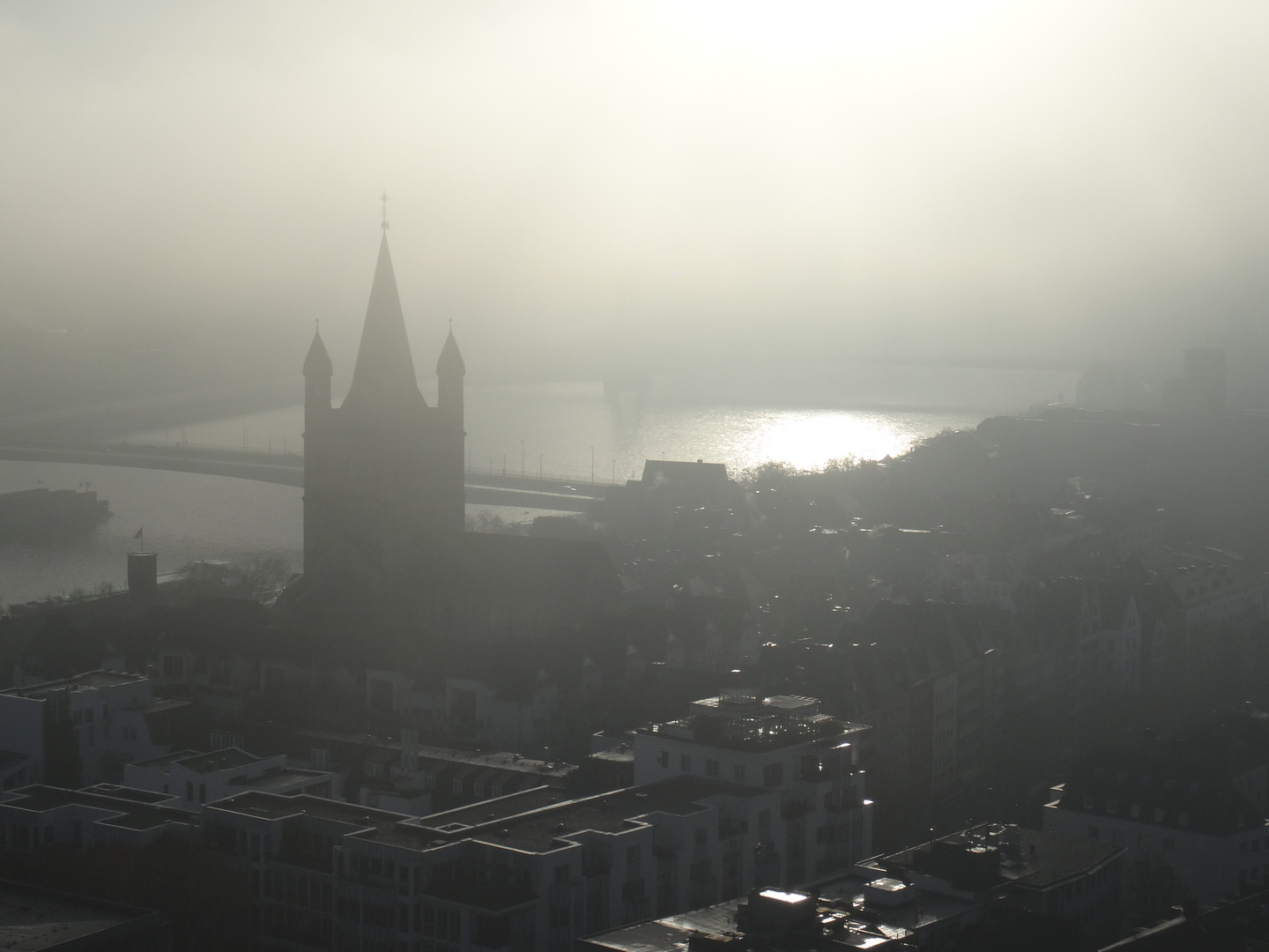 10:00 Uhr auf dem Dom zu Köln