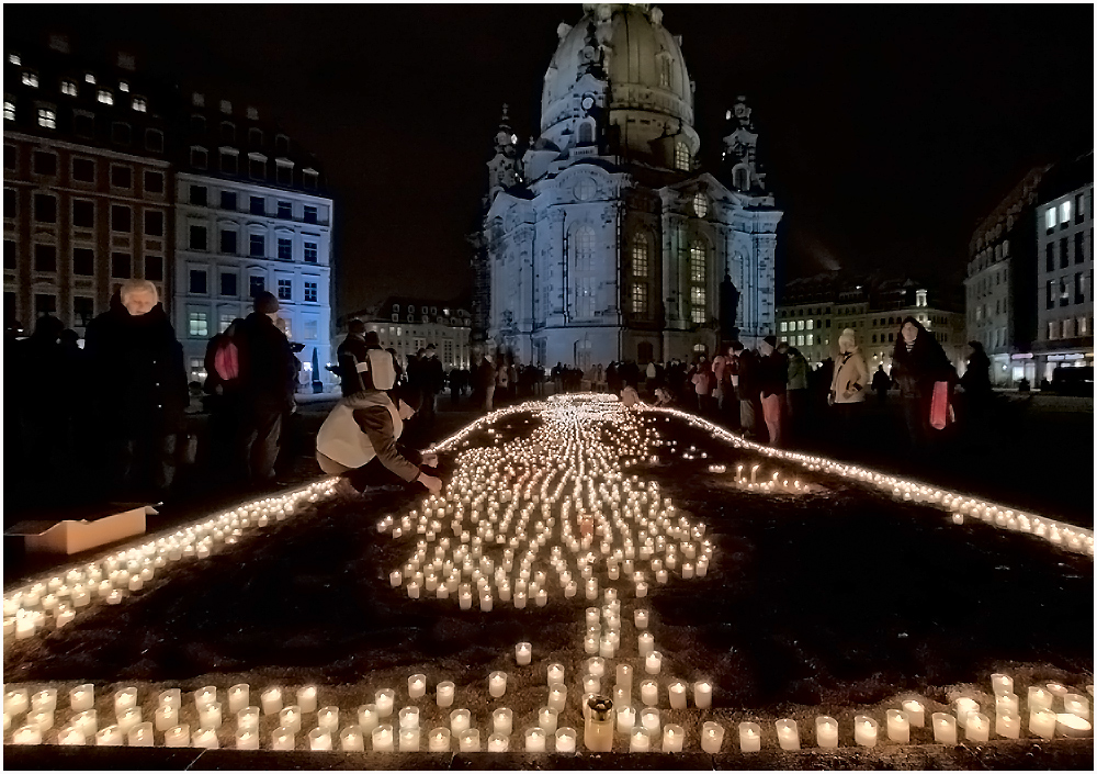10.000 Lichter für Dresden 13. Februar 2012