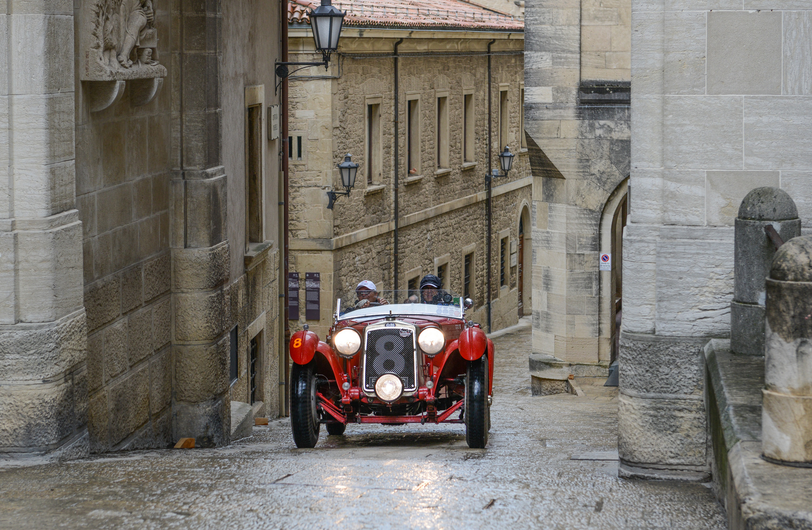 1000Miglia - nass und den Berg hoch in ...