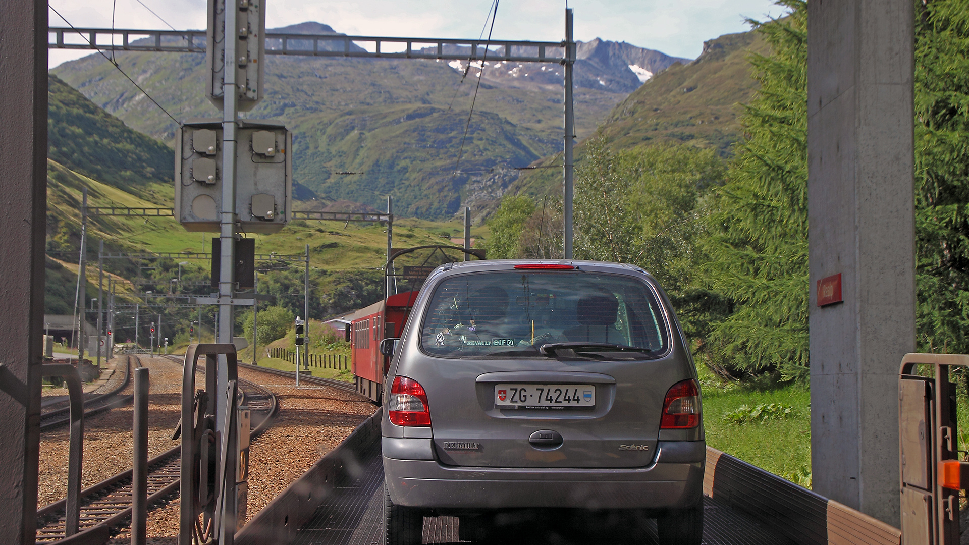 10.07. Uhr am 06.08. 2011 und im Autozug nach der der durchfahrt in Andermatt...