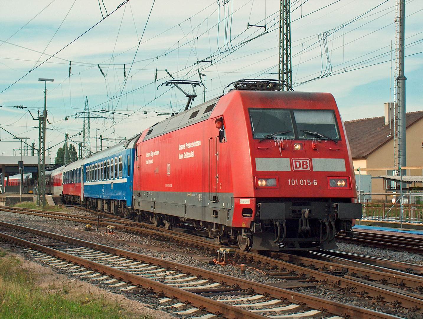 101 015-6 mit LR 13831 in Basel