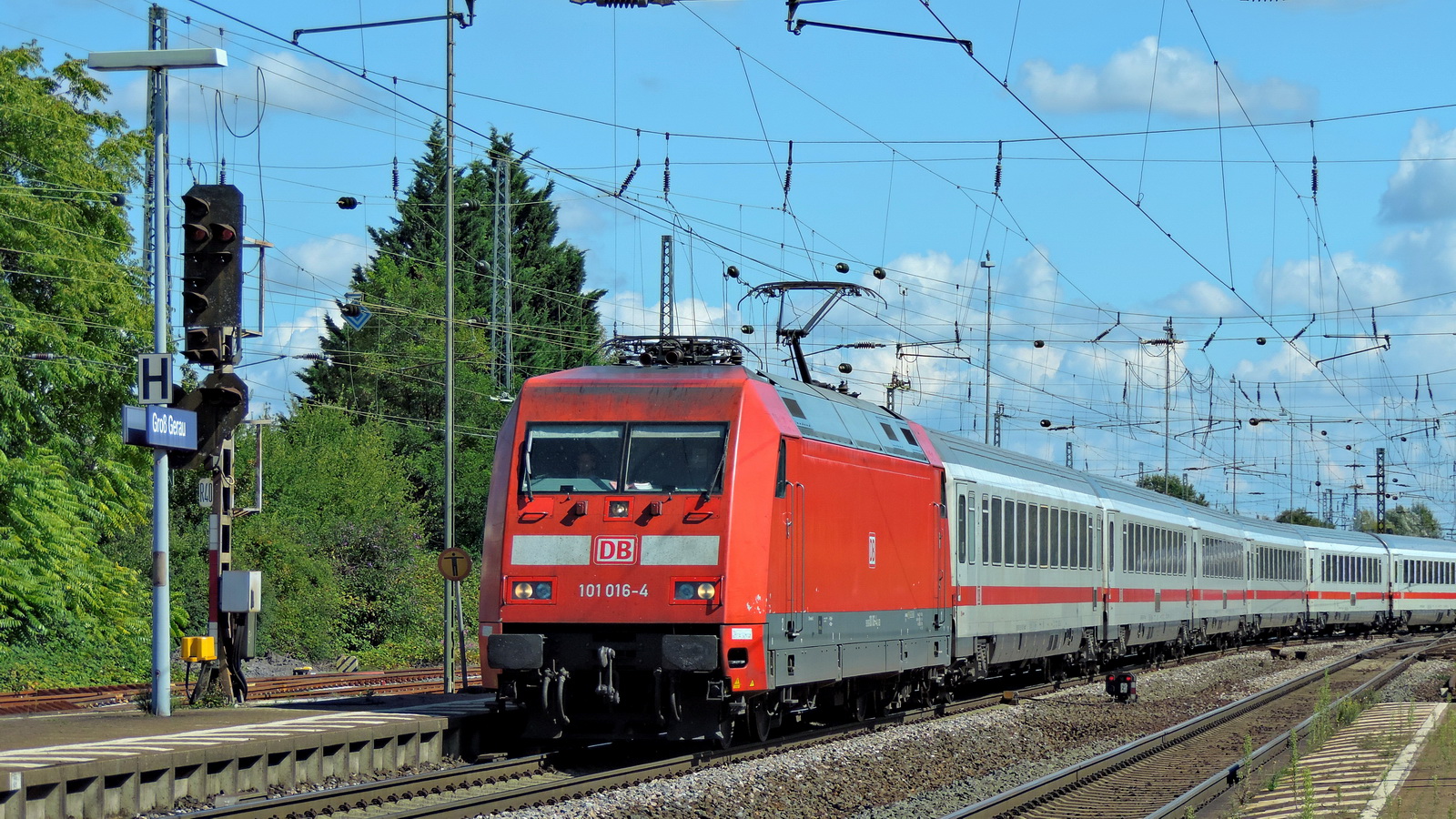 101 016-4 aus Richtung Mannheim in Richtung Mainz