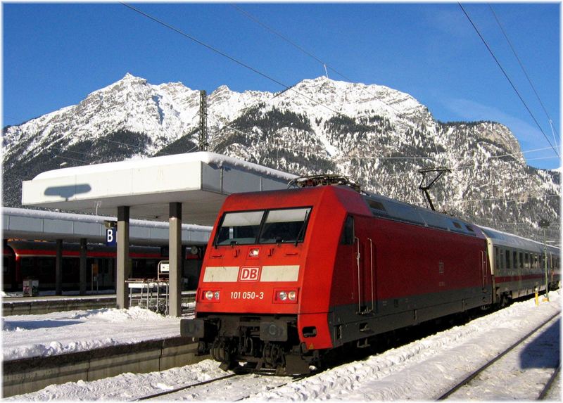 101 050 mit Lr 78289 in Garmisch-Partenkirchen....