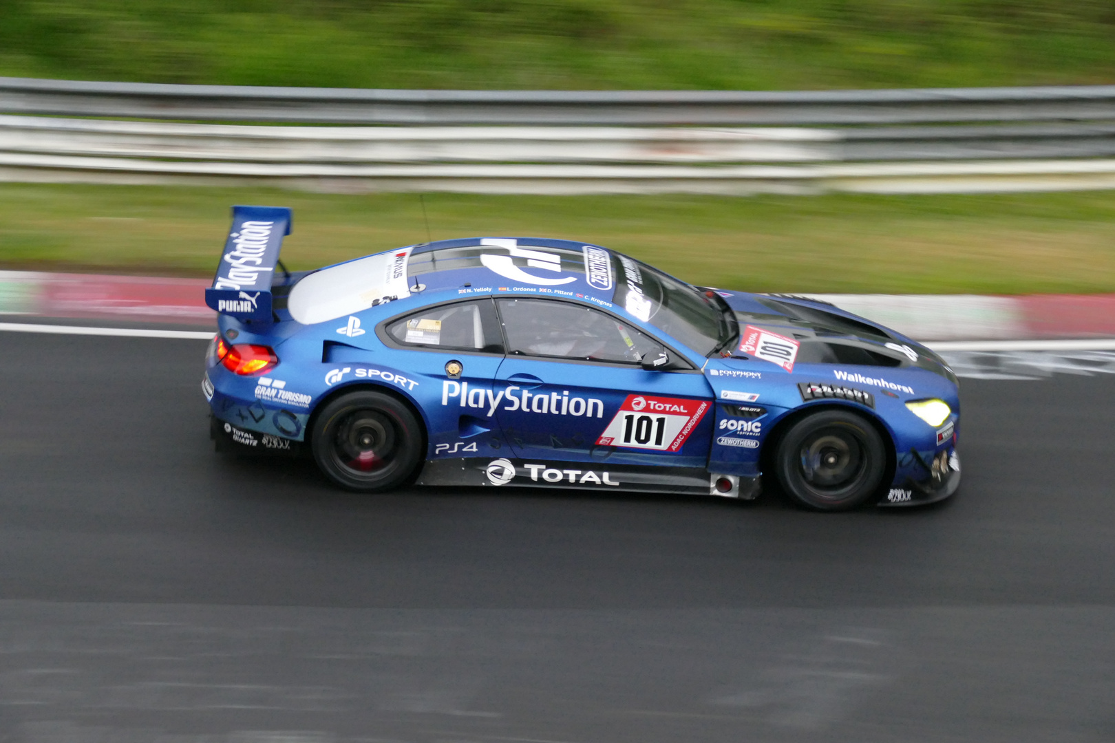 #101 - Walkenhorst Motorsport BMW M6 GT 3