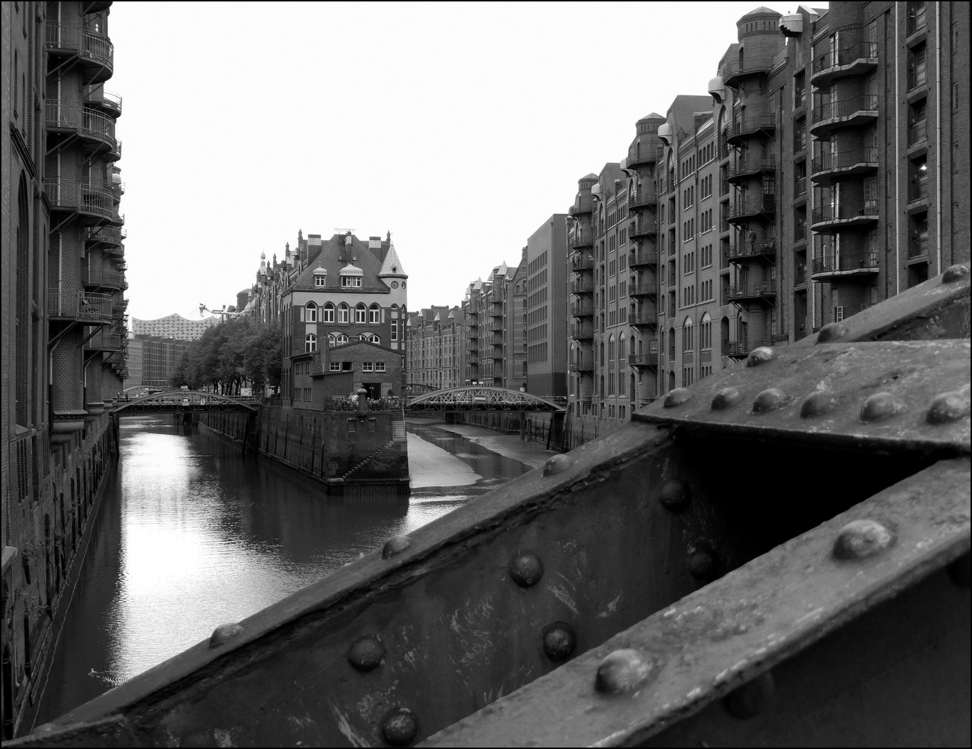 10.109 Ergebnisse zu "speicherstadt"....