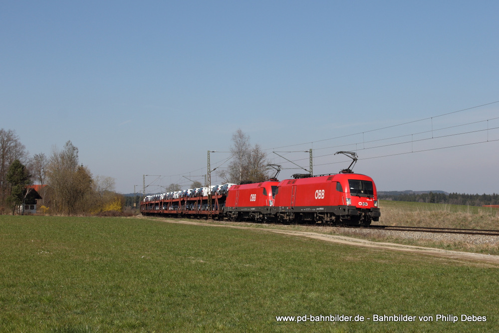 1016 035-8 (ÖBB) und 1016 007-7 mit einem Autotransportzug