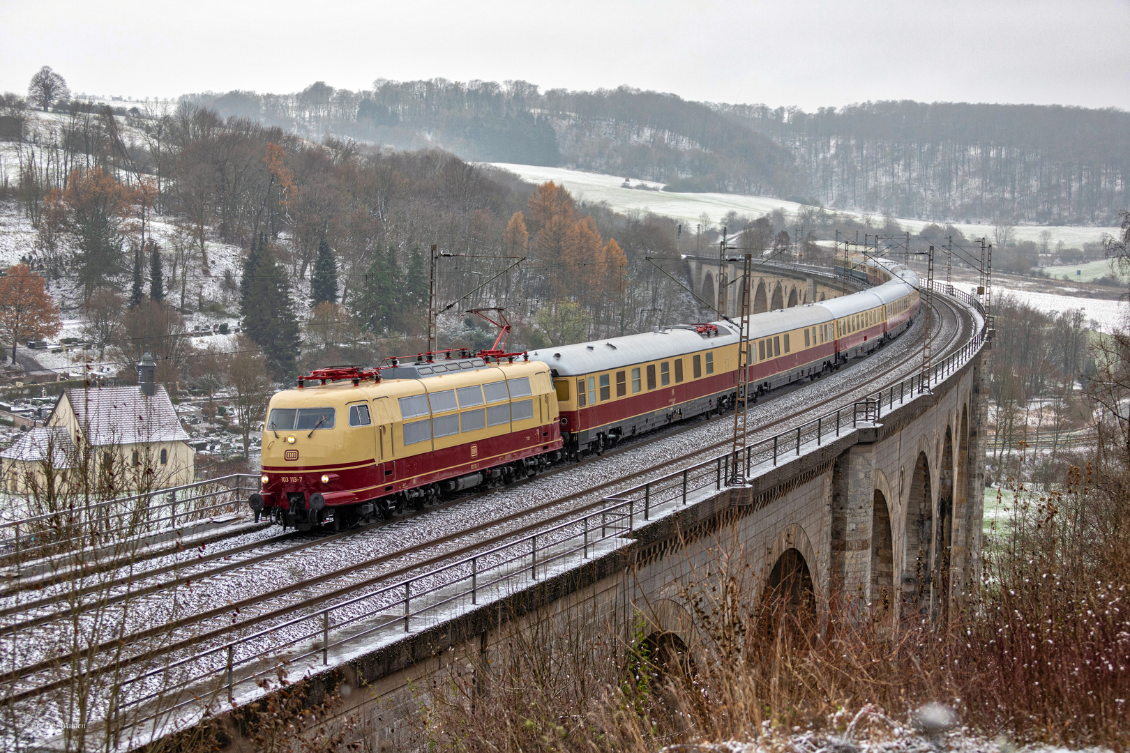 103 113 auf Adventsfahrt.