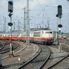 103 185-5 mit IC 687 „Karwendel“ Köln  – Hamburg Altona fährt in seinen Zielbahnhof ein.