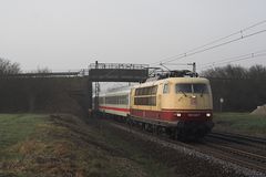 103 245-7 mit IC 73940