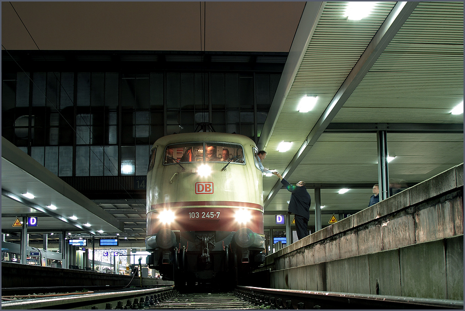 103 245 in München Hbf