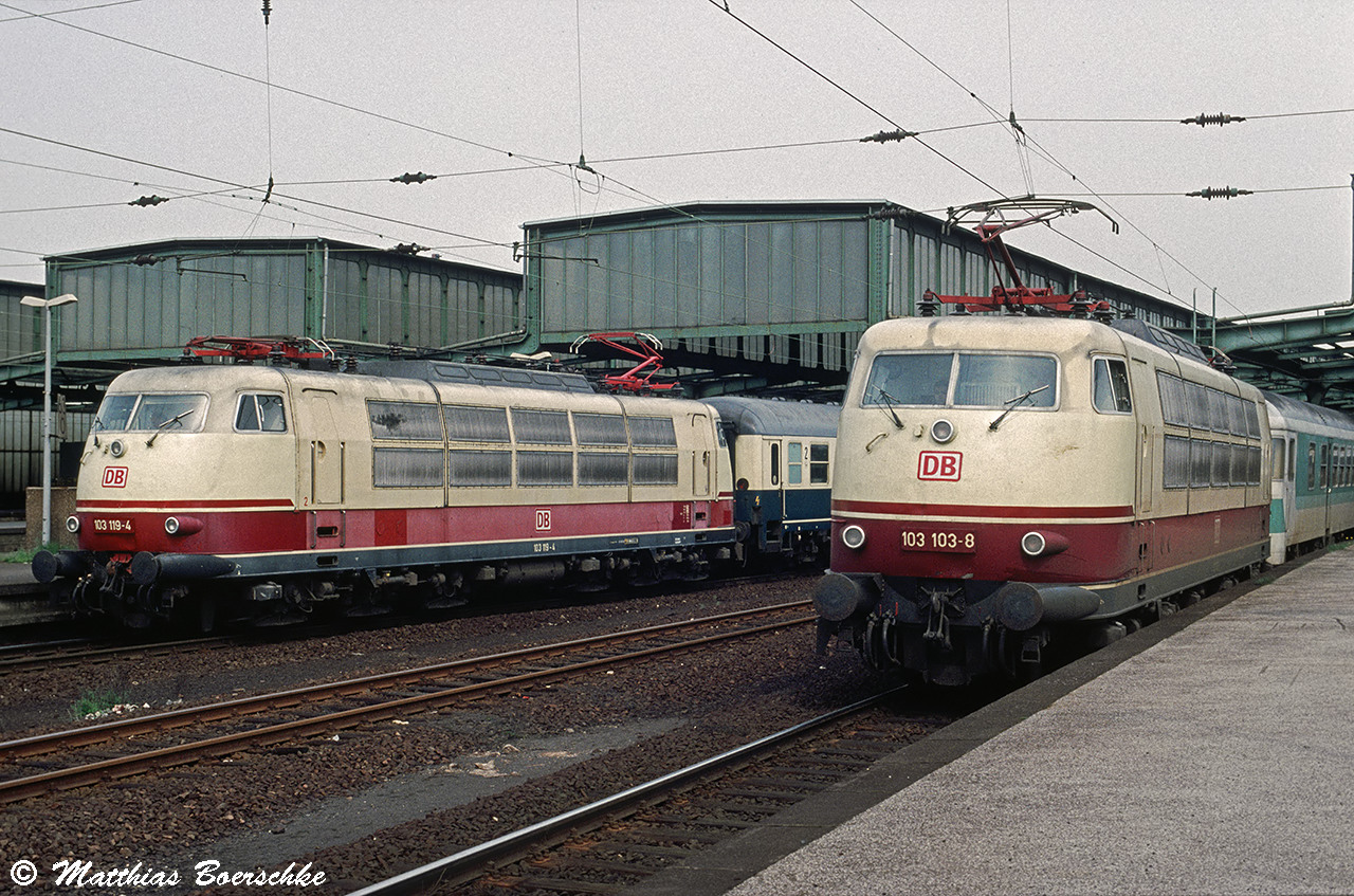 103er in Duisburg Hbf