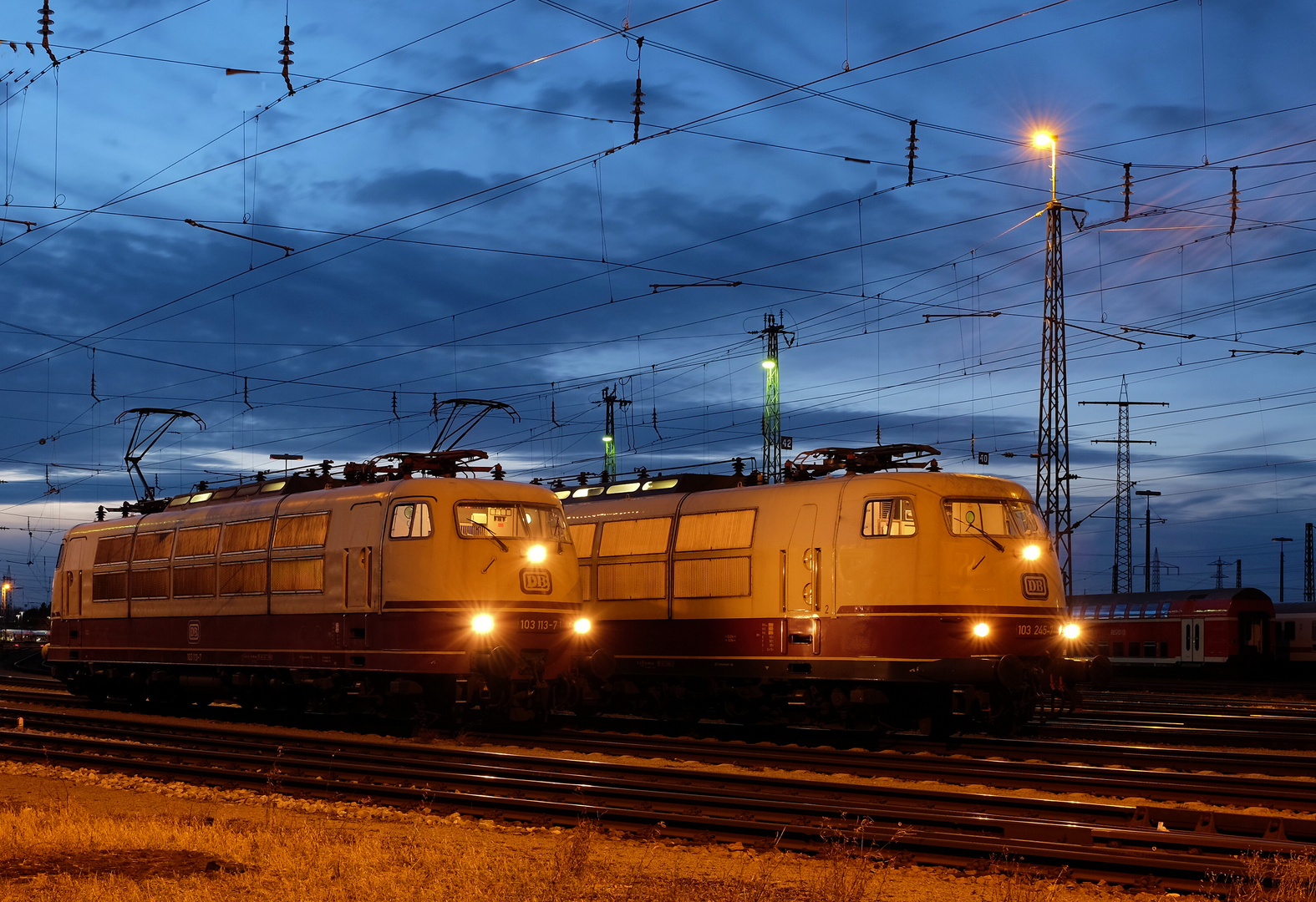103er zur blauen Stunde Foto & Bild | dampf-, diesel- und e-loks ...