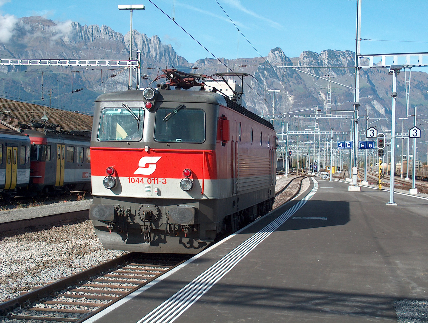 1044 011 in Buchs (Ch)