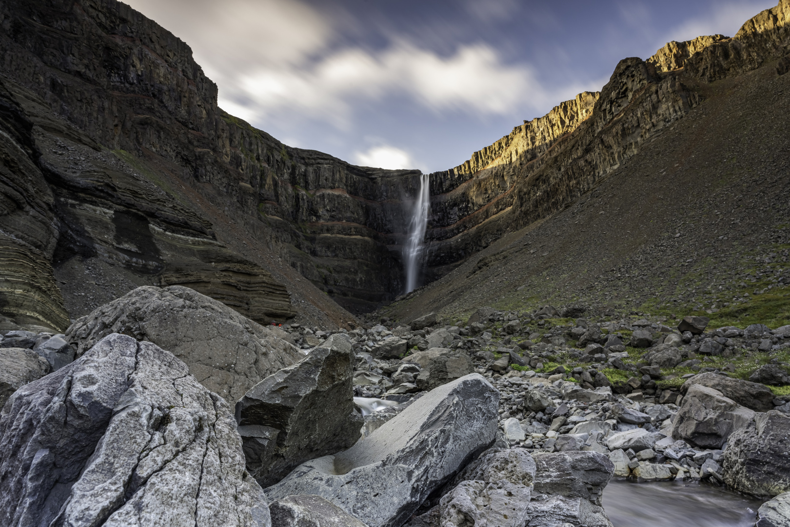 1049 Kessel der Schlucht Hengifossárgljúfur  