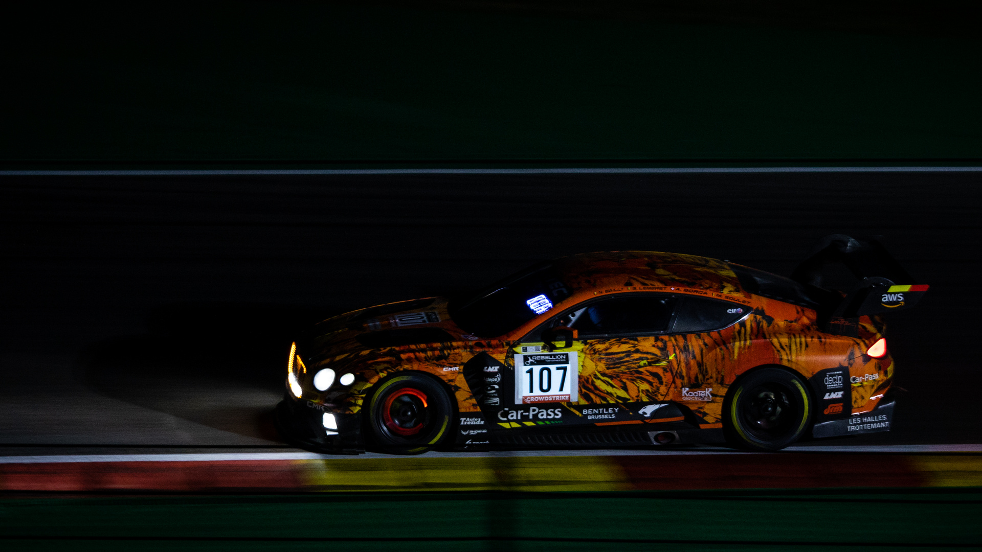 #107 Bentley Continental GT3 by Team CMR