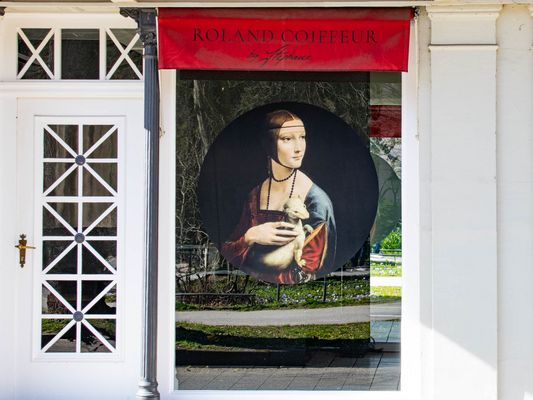 11-52 Auch ein Hermelin muss mal zum Friseur...