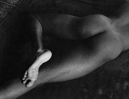 11 - Minor White, nudo, 1947