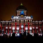 11-Zylinder Power an der Fasade vom Bundeshaus 