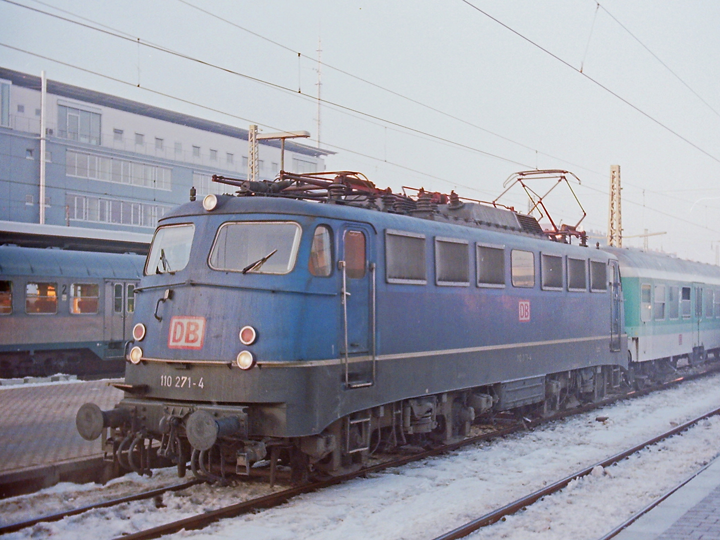 110 271-4 in Freiburg /Brsg. Hbf