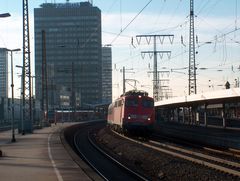 110 417 mit einem RE in Essen Hbf