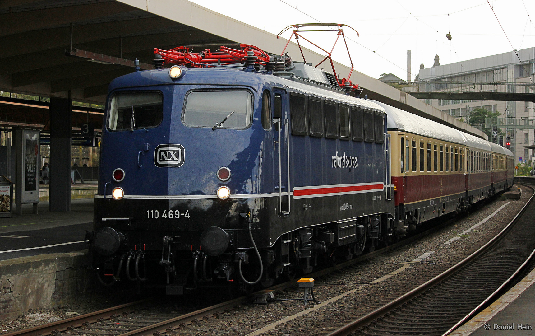 110 469-4 Nationalexpress mit AKE Rheingold in Wuppertal Hbf, am 20.07.2016.